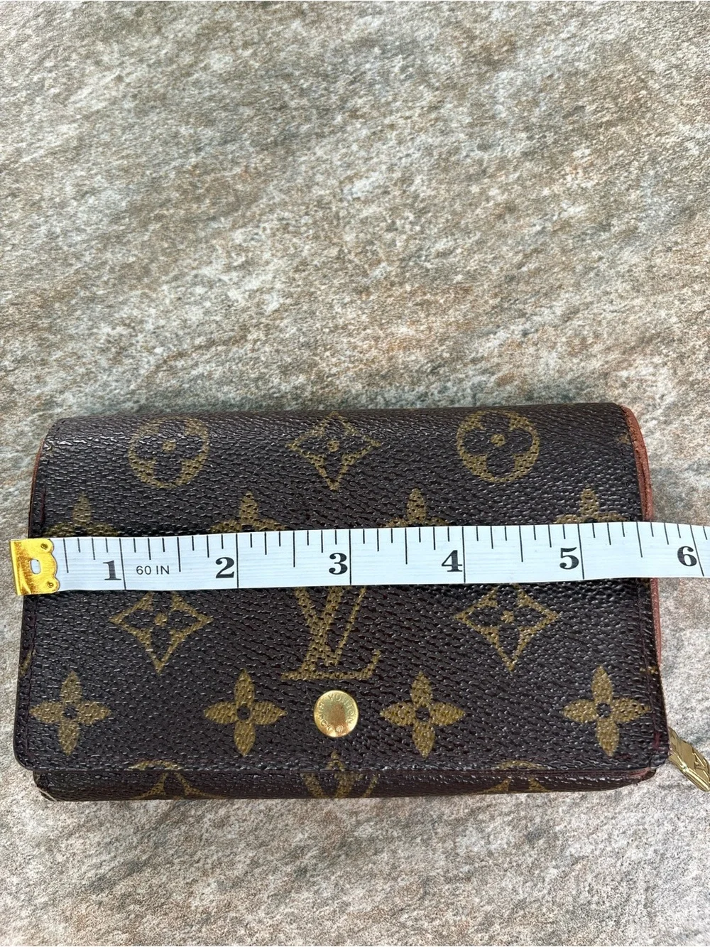 Louis Vuitton iconic lv